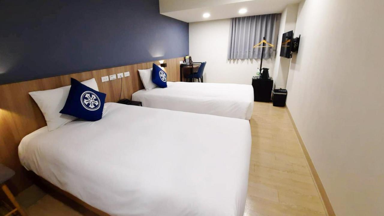 Holo Hotel Đài Nam Ngoại thất bức ảnh