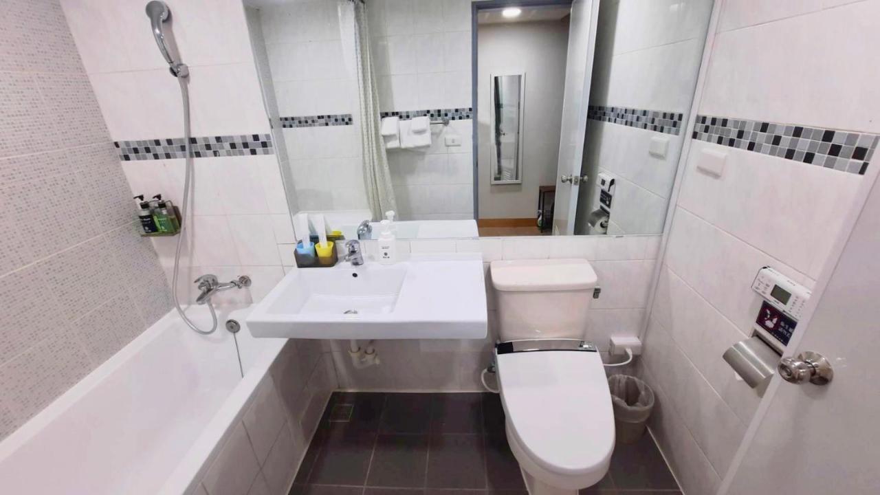 Holo Hotel Đài Nam Ngoại thất bức ảnh